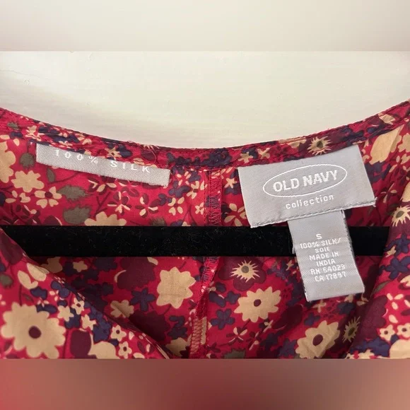 Vintage 100% Silk Sleeveless Floral Blouse - Women’s Small Old Navy collection - Picture 5 of 6